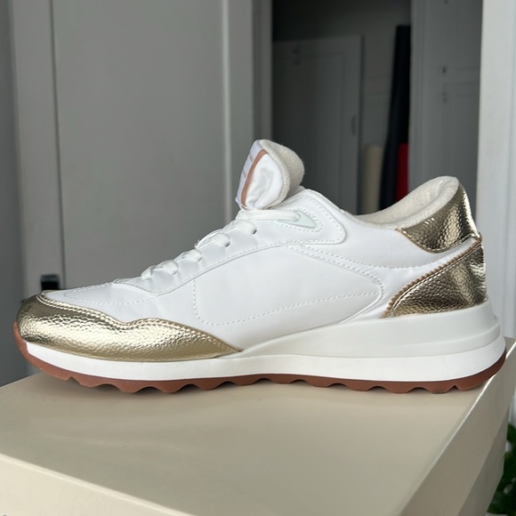 💫 White and gold sneakers - Picture 14 of 15